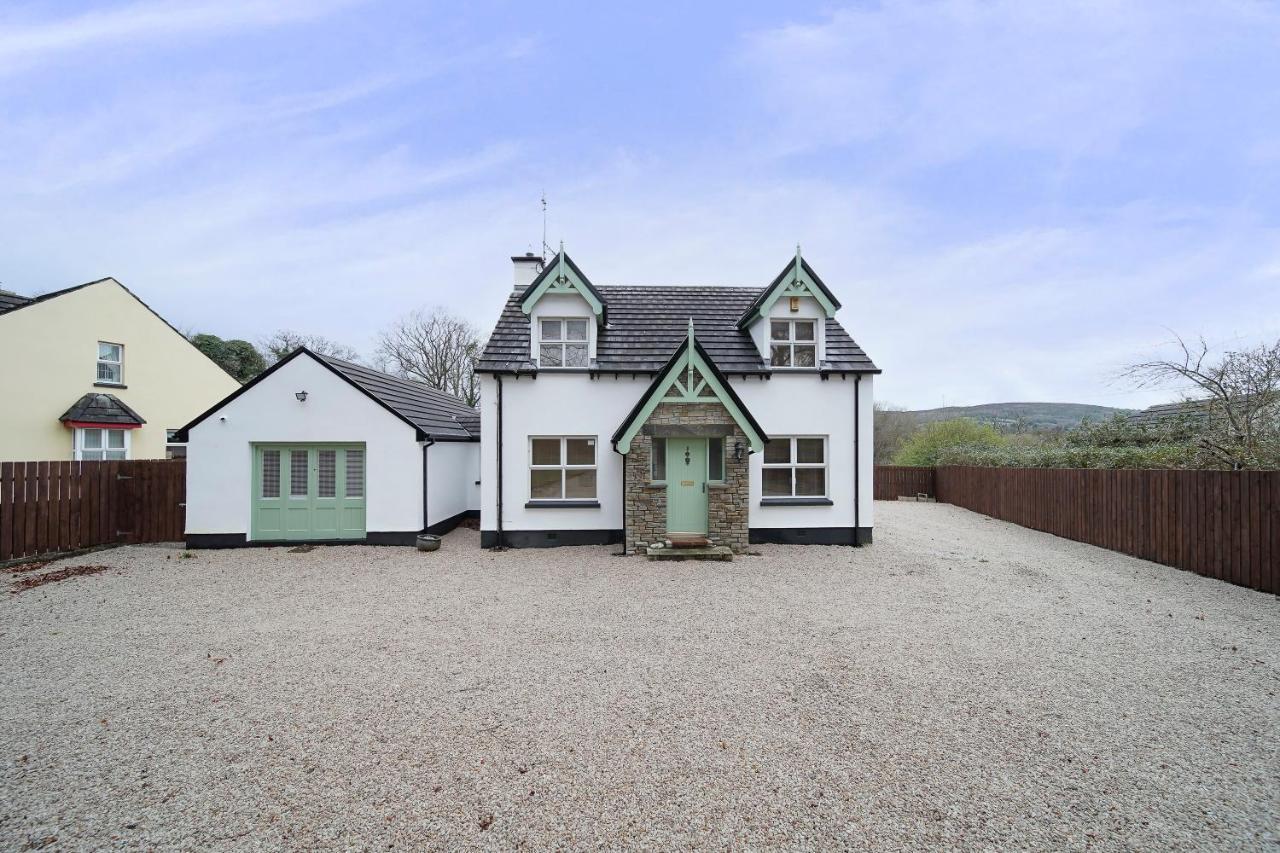 Luxury Accommodation With Games Room - Sleeps 10 Rathmullan Esterno foto